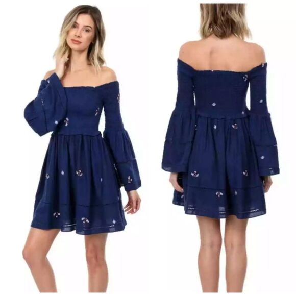 Free People Mini Dress Counting Daisies Navy Smocked Embroidered Women sz Large - Picture 1 of 9